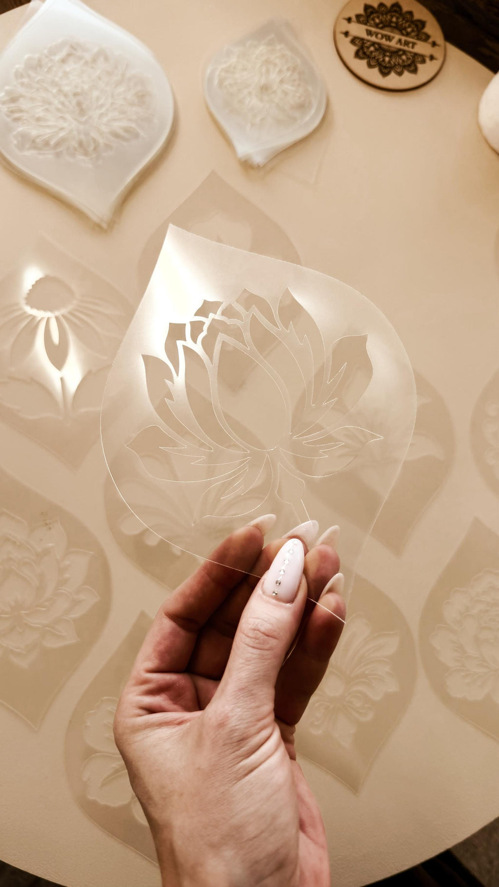 Blumenschablonen-Set #8 | 20 florale Designs in 3 Größen | Wiederverwendbare, flexible Kunststoffschablonen | Rose, Pfingstrose, Lilie für Mandala-Kunst, DIY, Basteln