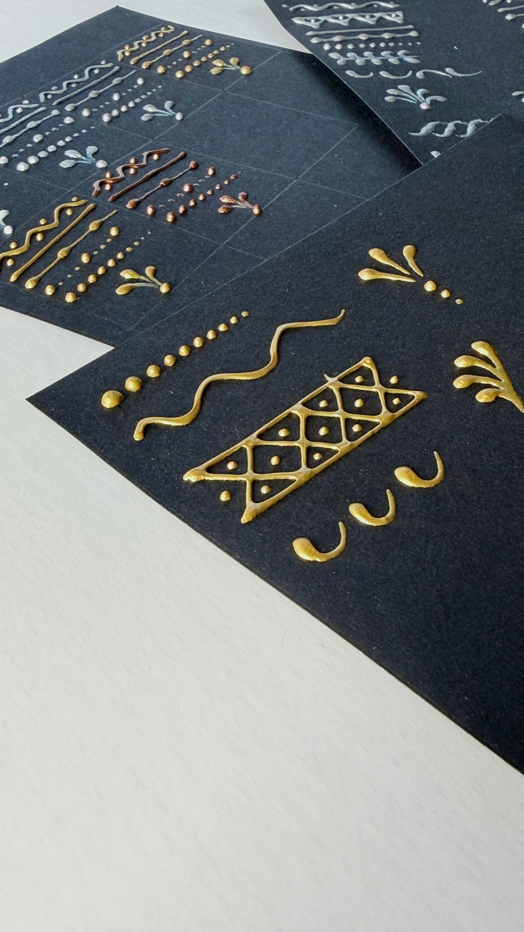 Outliner Paint for 3D Details, Fine Lines and Decorative Painting, contour glass and ceramic paint, dot art, mandala art, Wow Art