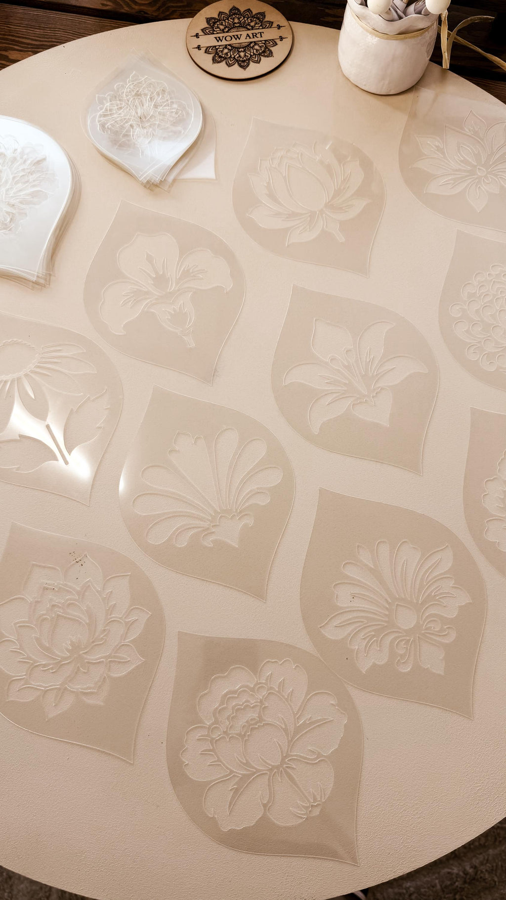 Blumenschablonen-Set #8 | 20 florale Designs in 3 Größen | Wiederverwendbare, flexible Kunststoffschablonen | Rose, Pfingstrose, Lilie für Mandala-Kunst, DIY, Basteln