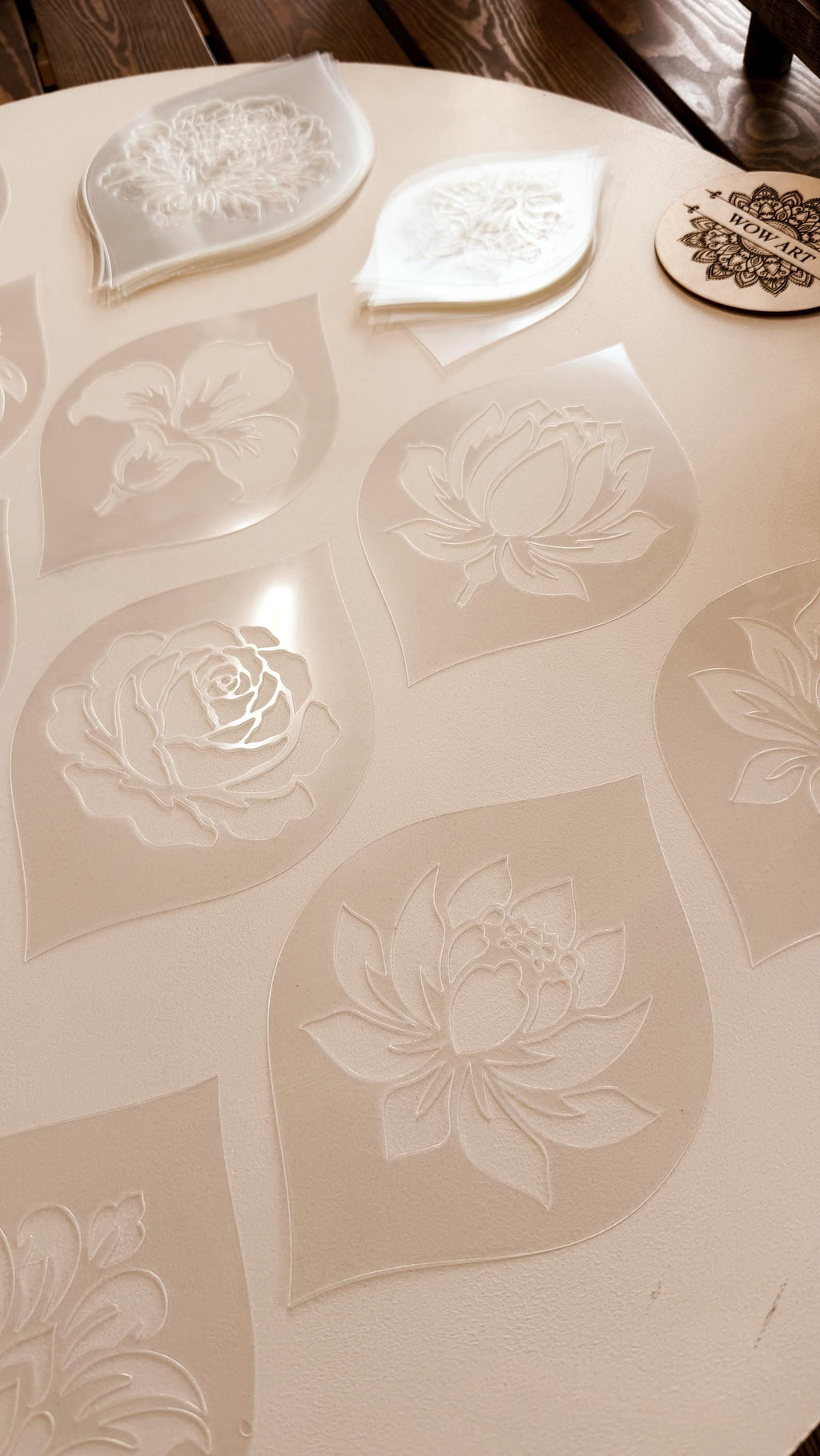 Blumenschablonen-Set #8 | 20 florale Designs in 3 Größen | Wiederverwendbare, flexible Kunststoffschablonen | Rose, Pfingstrose, Lilie für Mandala-Kunst, DIY, Basteln