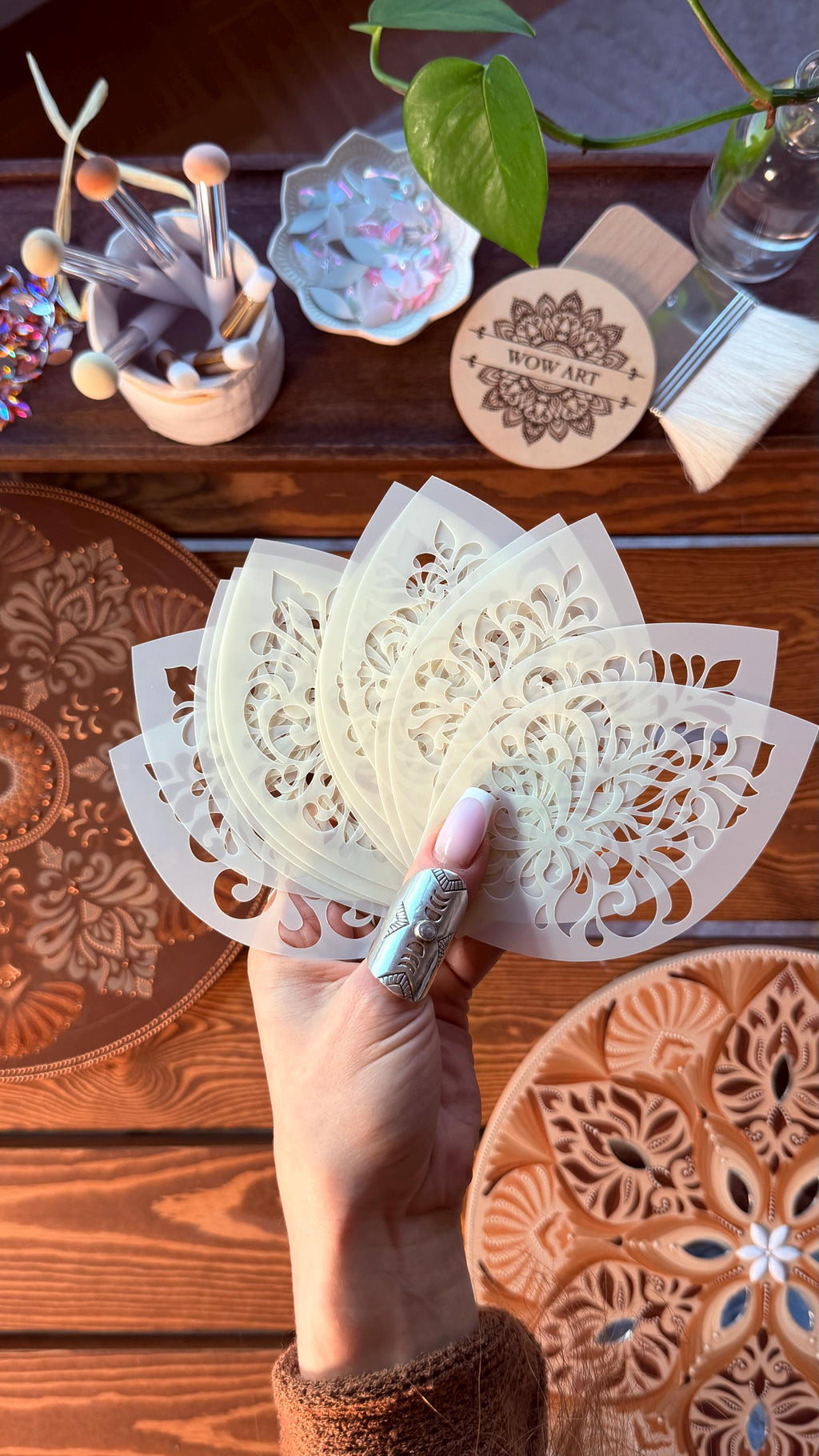 Flexibles Schablonen-Set #4: 20 aufwendige Designs in 3 Größen. Wiederverwendbare Schablonen für Mandalas, dekorative Muster, Dot Painting & DIY-Kunst