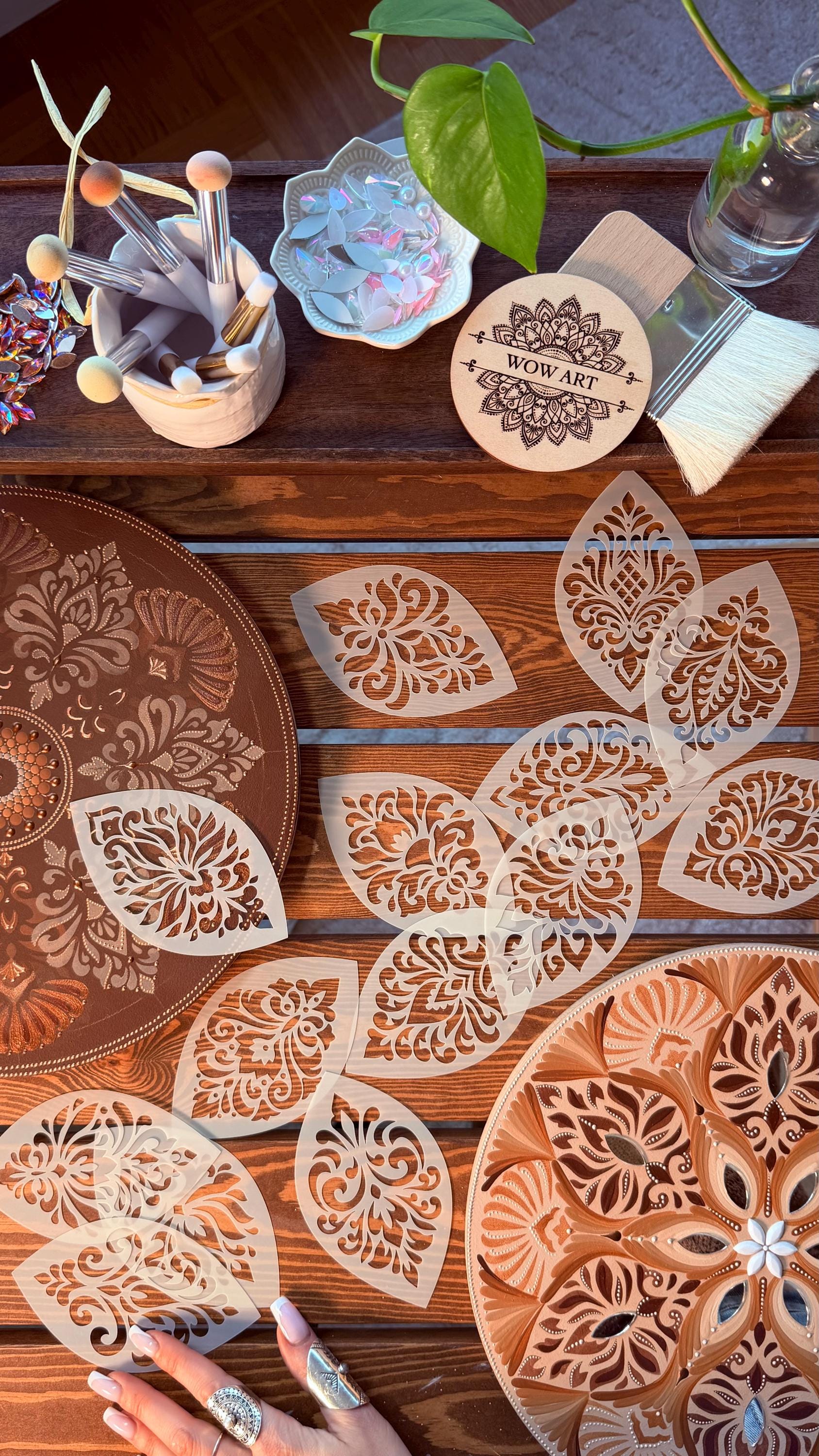 Flexibles Schablonen-Set #4: 20 aufwendige Designs in 3 Größen. Wiederverwendbare Schablonen für Mandalas, dekorative Muster, Dot Painting & DIY-Kunst