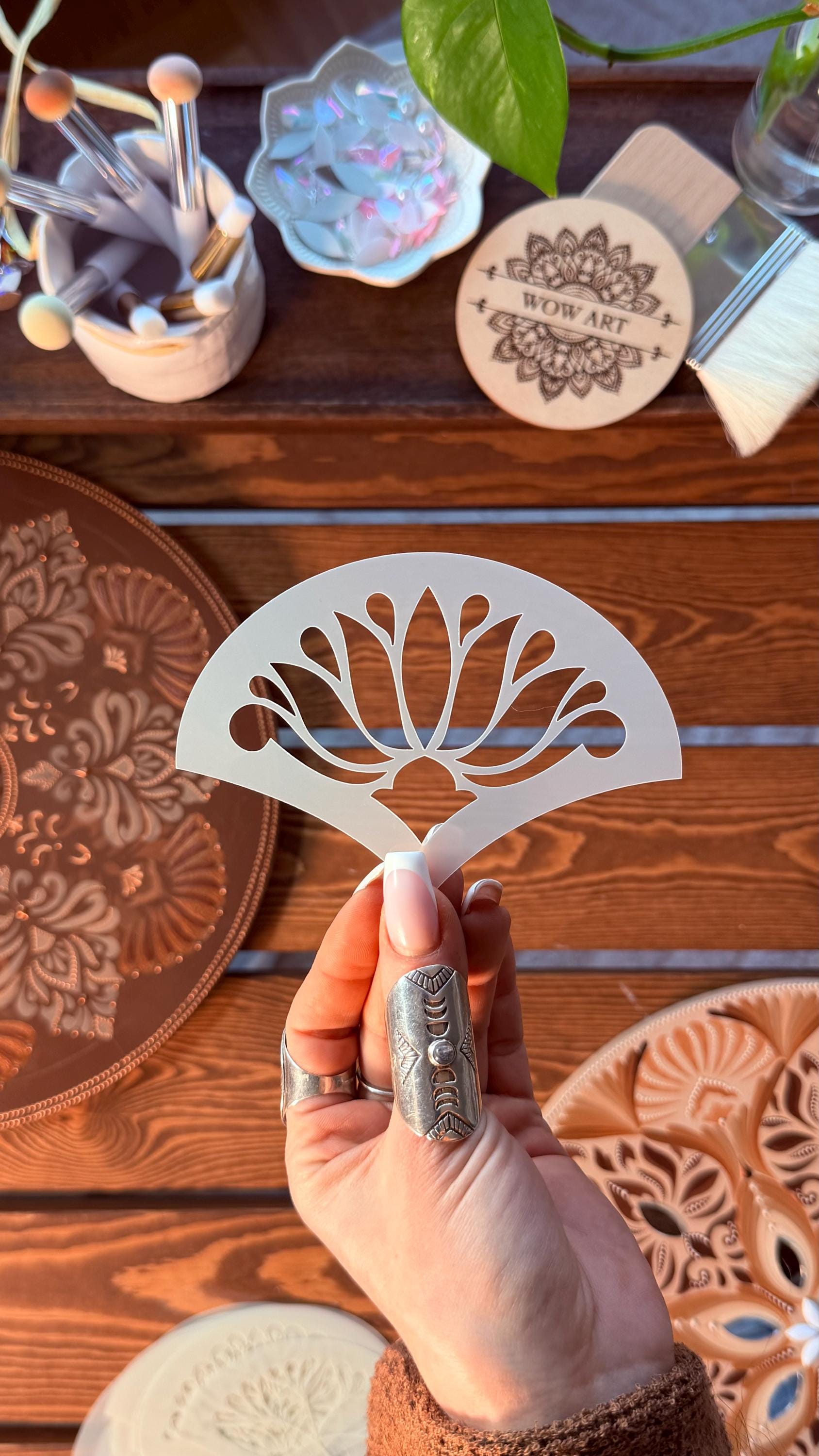 Flexibles Schablonen-Set #5: 20 aufwendige Designs in 3 Größen. Wiederverwendbare Schablonen für Mandalas, dekorative Muster, Dot Painting & DIY Kunst