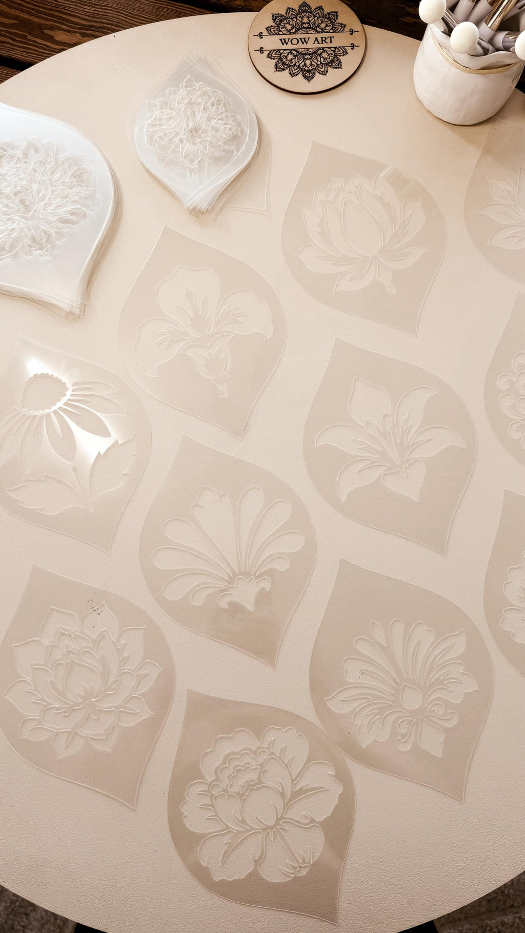 Blumenschablonen-Set #8 | 20 florale Designs in 3 Größen | Wiederverwendbare, flexible Kunststoffschablonen | Rose, Pfingstrose, Lilie für Mandala-Kunst, DIY, Basteln