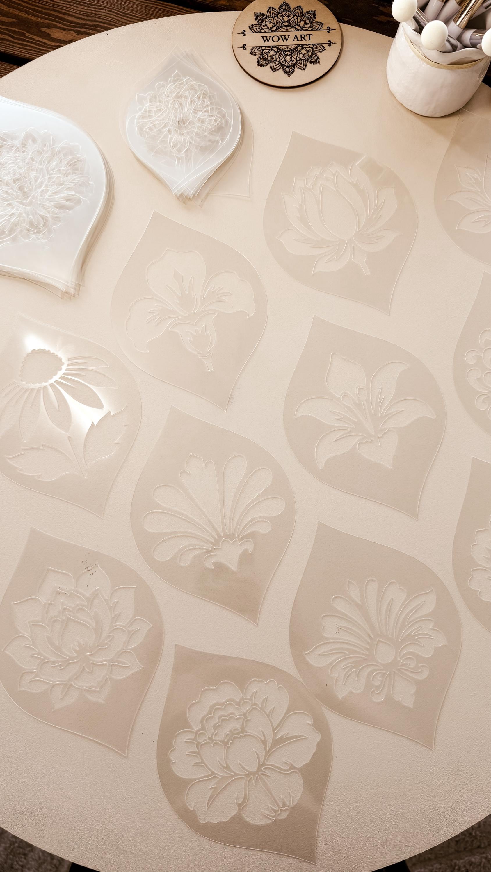 Blumenschablonen-Set #8 | 20 florale Designs in 3 Größen | Wiederverwendbare, flexible Kunststoffschablonen | Rose, Pfingstrose, Lilie für Mandala-Kunst, DIY, Basteln